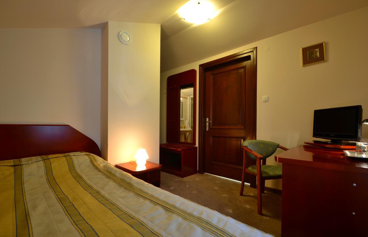 Hotel Grant Krynica Zdroj Exterior foto